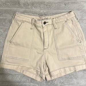 Universal Thread ladies shorts, size 6